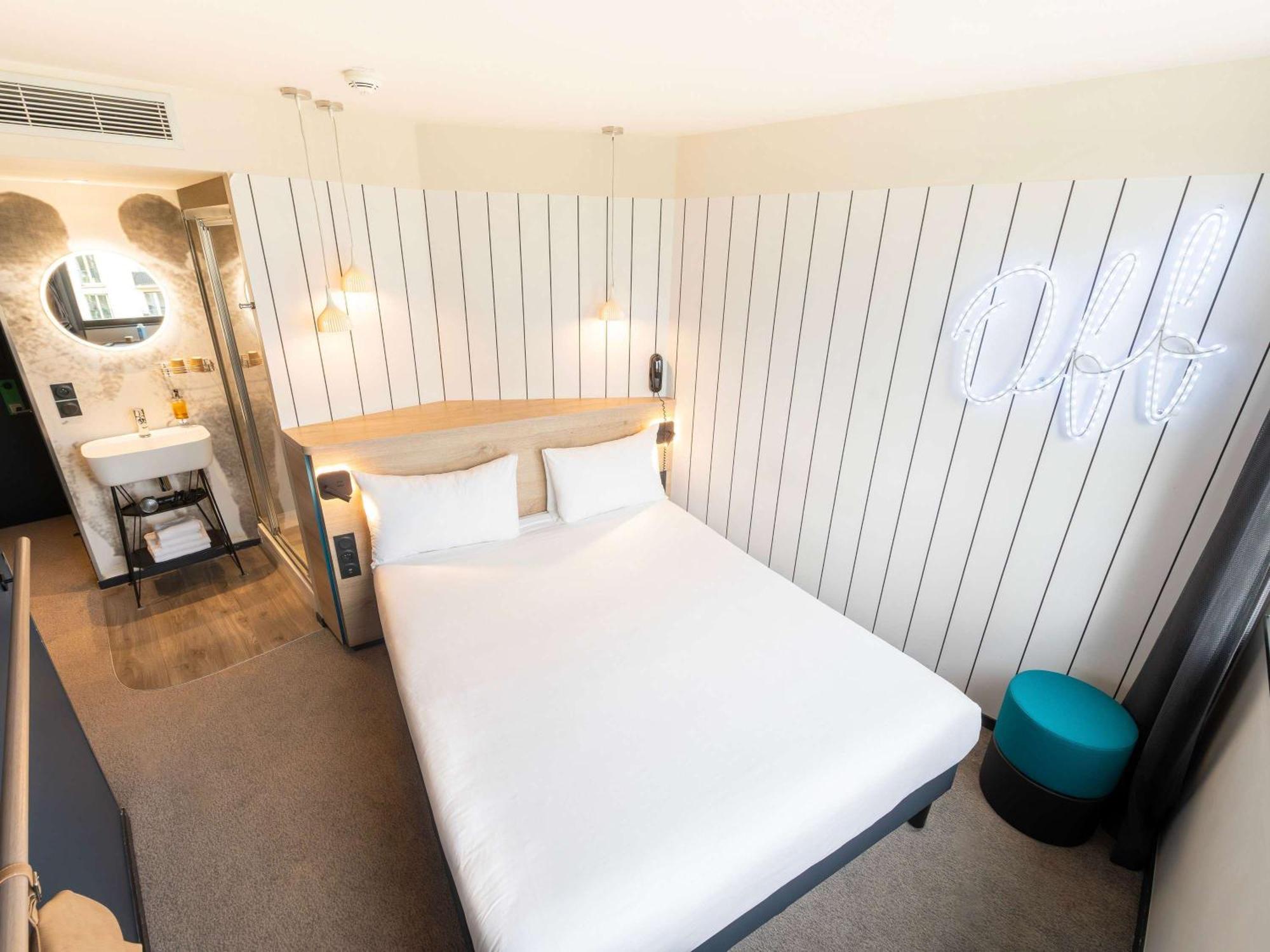 Hotel Ibis Styles Paris 16 3*